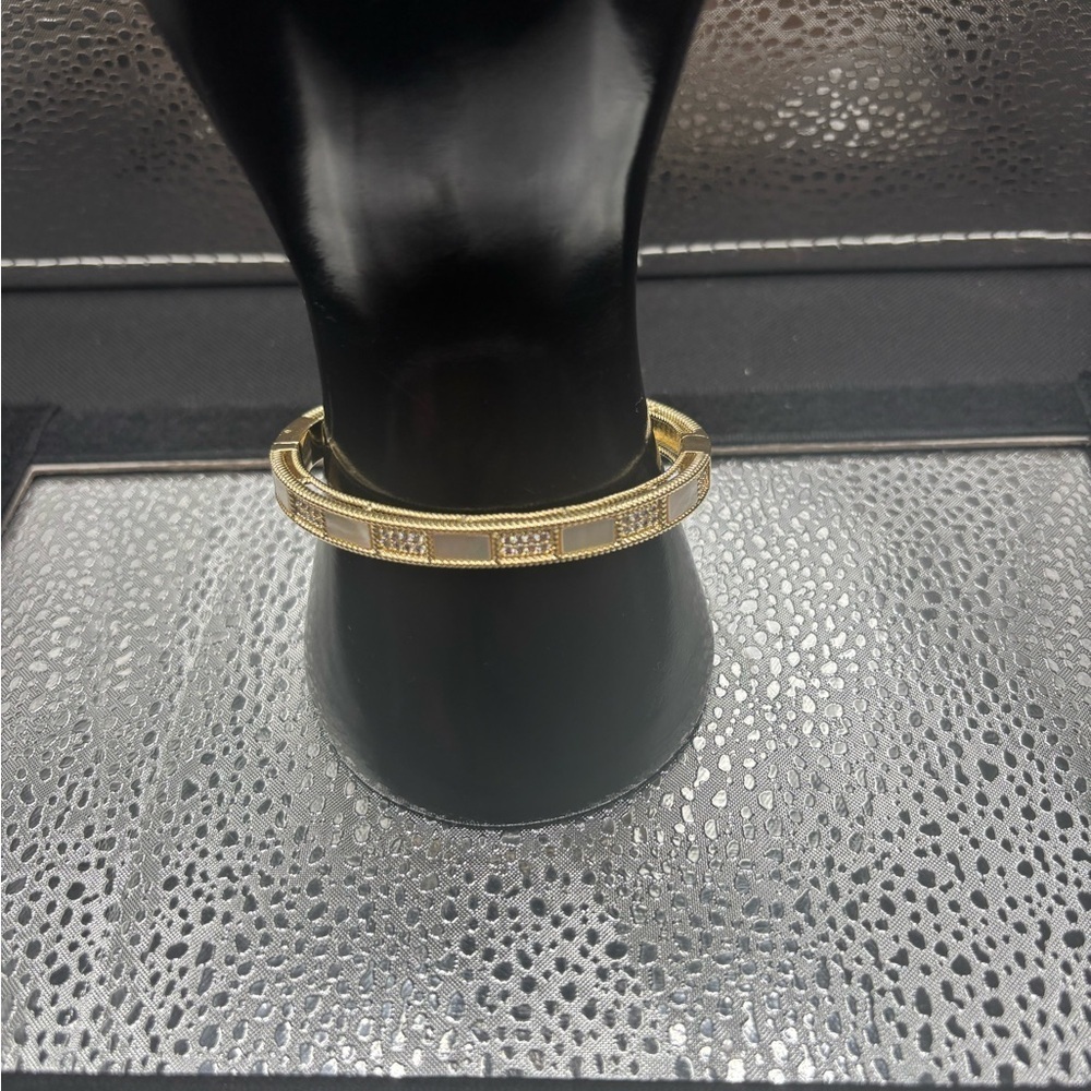 Elegant Gold and Silver Bracelet All Mother Of Pearl.